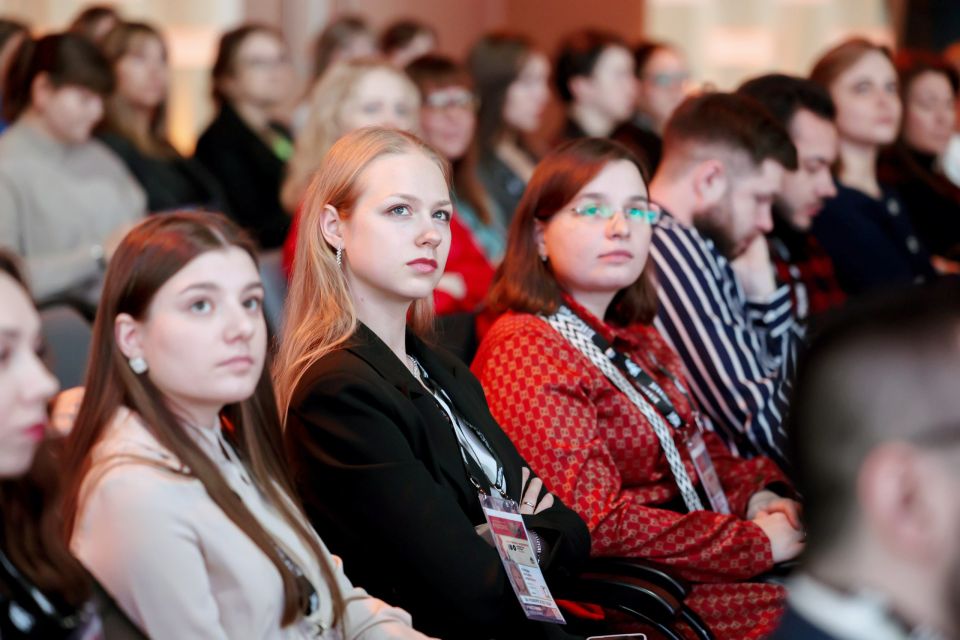 Минтруд России (VK). Меры поддержки семей с детьми и ветеранов СВО обсудили на программе «Платформа будущего: 100 проектов России. Человек» Сегодня в национальном центре «Россия» прошла программа «Платформа будущего: 100... Минтруд России (VK). Меры поддержки семей с детьми и ветеранов СВО обсудили на программе «Платформа будущего: 100 проектов России. Человек» Сегодня в национальном центре «Россия» прошла программа «Платформа будущего: 100...