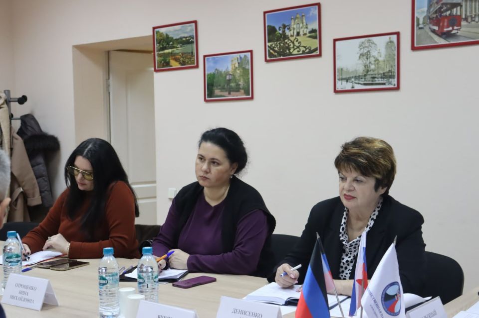 В Общественной палате ДНР рассмотрели проблемы, возникающие при регистрации имущества и земельных участков В Общественной палате ДНР рассмотрели проблемы, возникающие при регистрации имущества и земельных участков