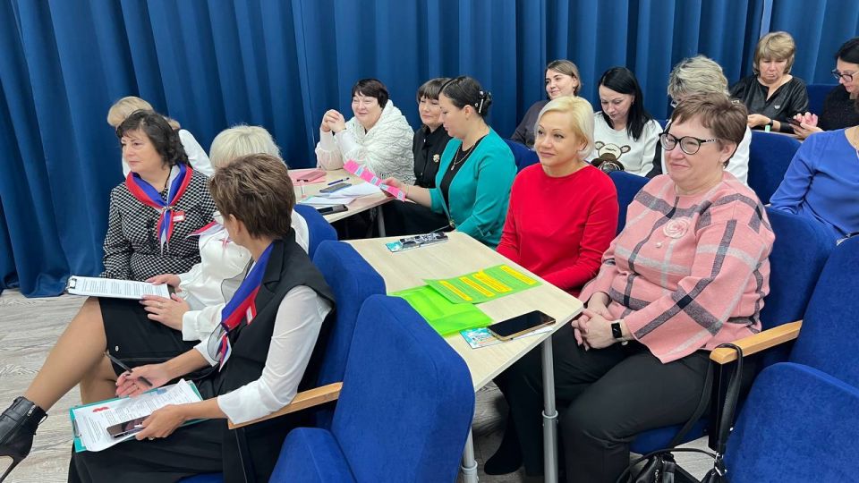 В Кировском прошла встреча директоров образовательных организаций Шахтерского муниципального округа В Кировском прошла встреча директоров образовательных организаций Шахтерского муниципального округа