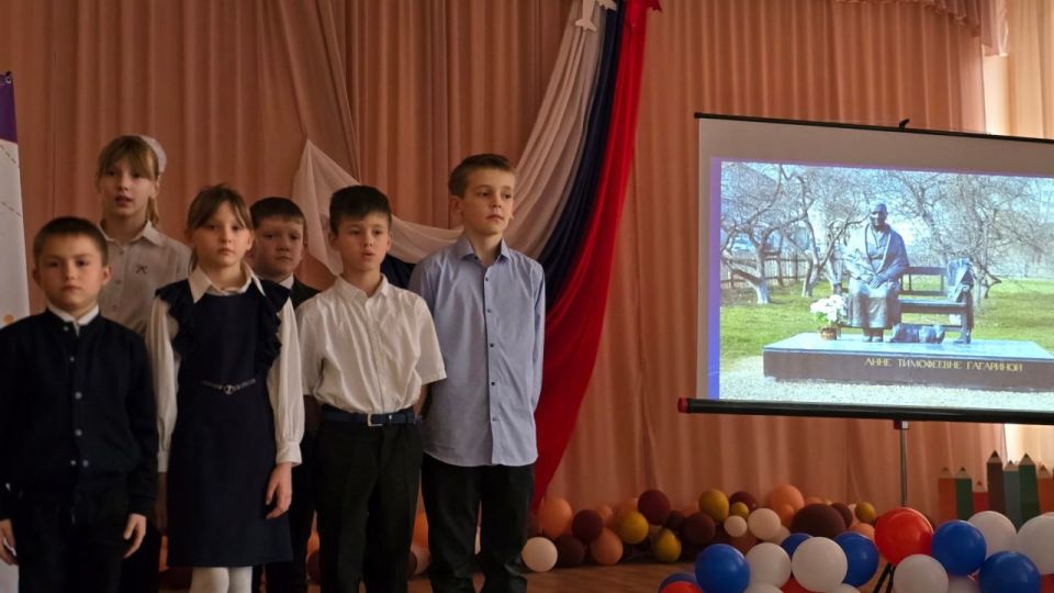 В образовательных организациях Донецкой Народной Республики в прошли мероприятия, посвященные Дню матери В образовательных организациях Донецкой Народной Республики в прошли мероприятия, посвященные Дню матери