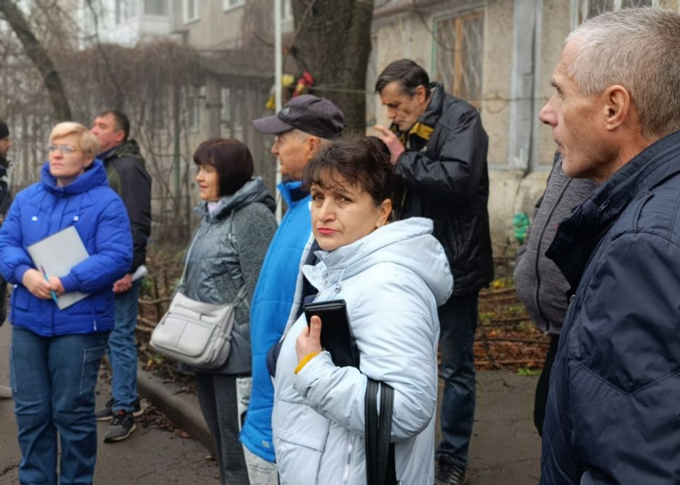 Иван Адамец: В Куйбышевском районе прошла встреча с жителями дома на проспекте Кремлёвском, 11 Иван Адамец: В Куйбышевском районе прошла встреча с жителями дома на проспекте Кремлёвском, 11