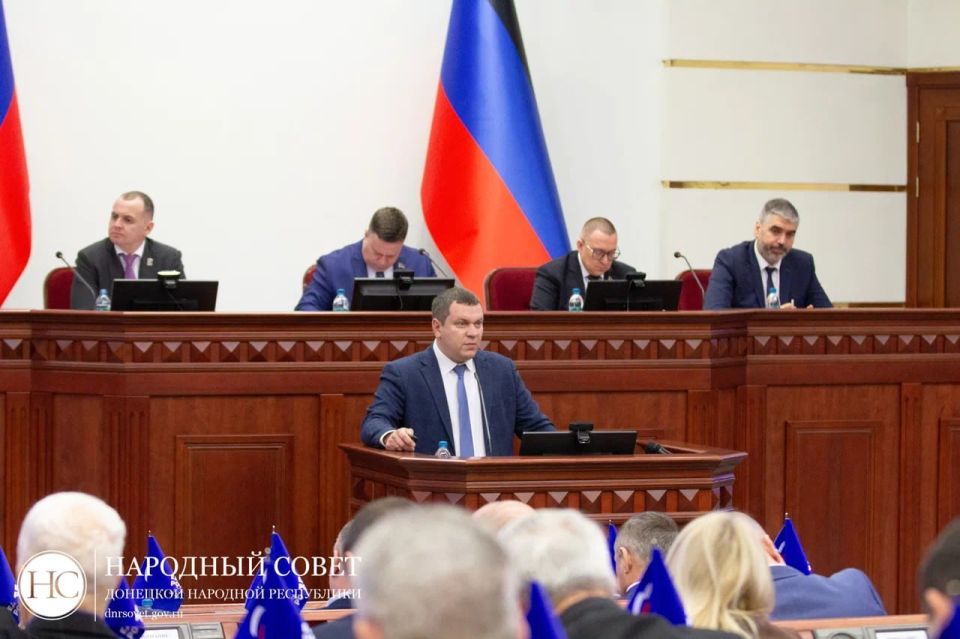 Денис Машков: Сегодня, 28 ноября состоялось 76-е пленарное заседание Народного Совета ДНР Денис Машков: Сегодня, 28 ноября состоялось 76-е пленарное заседание Народного Совета ДНР