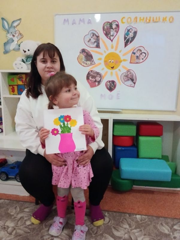 В детских садах Ждановки отметили День матери В детских садах Ждановки отметили День матери