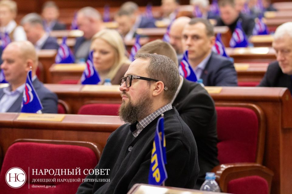 Константин Кузьмин: В рамках пленарного заседания состоялся правительственный час с участием министра образования и науки ДНР Олега Трофимова Константин Кузьмин: В рамках пленарного заседания состоялся правительственный час с участием министра образования и науки ДНР Олега Трофимова