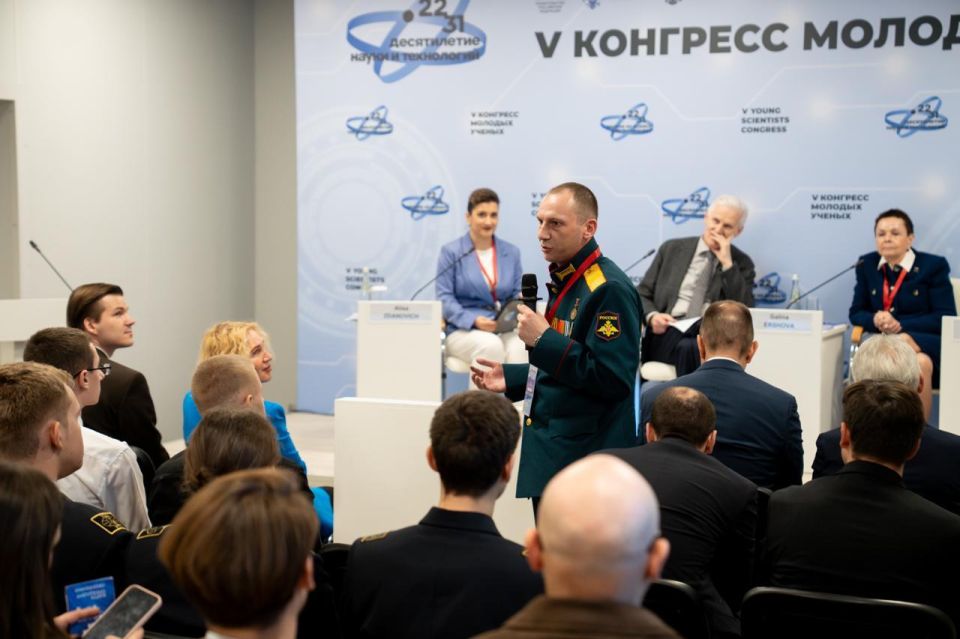 На V Конгрессе молодых ученых Андрей Фурсенко встретился с выпускниками Школы молодых исследователей из исторических регионов На V Конгрессе молодых ученых Андрей Фурсенко встретился с выпускниками Школы молодых исследователей из исторических регионов