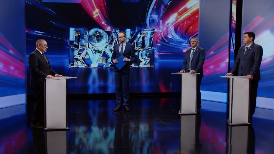 Андрей Крамар: Очень плотная, под завязку наполненная рабочими мероприятиями, встречами и совещаниями пятница выдалась нынче Андрей Крамар: Очень плотная, под завязку наполненная рабочими мероприятиями, встречами и совещаниями пятница выдалась нынче