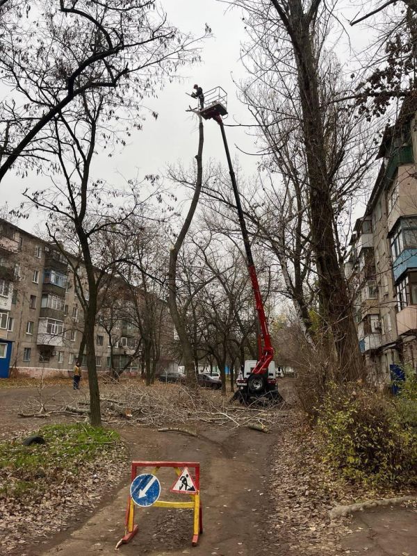 Роман Конев: Техника из Кузбасса продолжает использоваться для благоустройства Горловки Роман Конев: Техника из Кузбасса продолжает использоваться для благоустройства Горловки