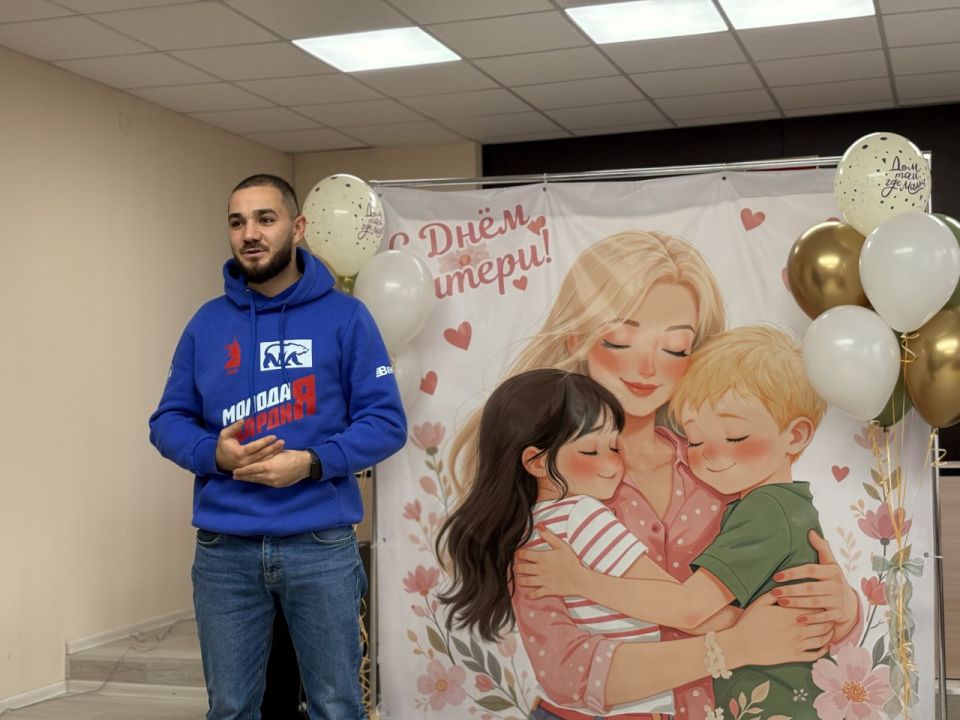 «Женское движение Единой России» в Ясиноватой чествует матерей «Женское движение Единой России» в Ясиноватой чествует матерей