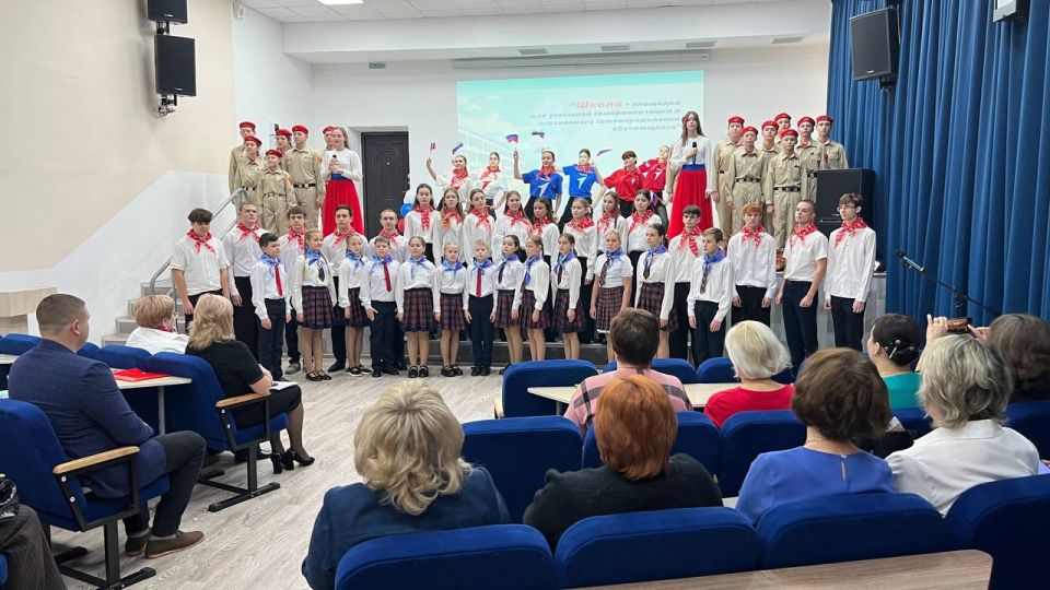 В Кировском прошла встреча директоров образовательных организаций Шахтерского муниципального округа В Кировском прошла встреча директоров образовательных организаций Шахтерского муниципального округа