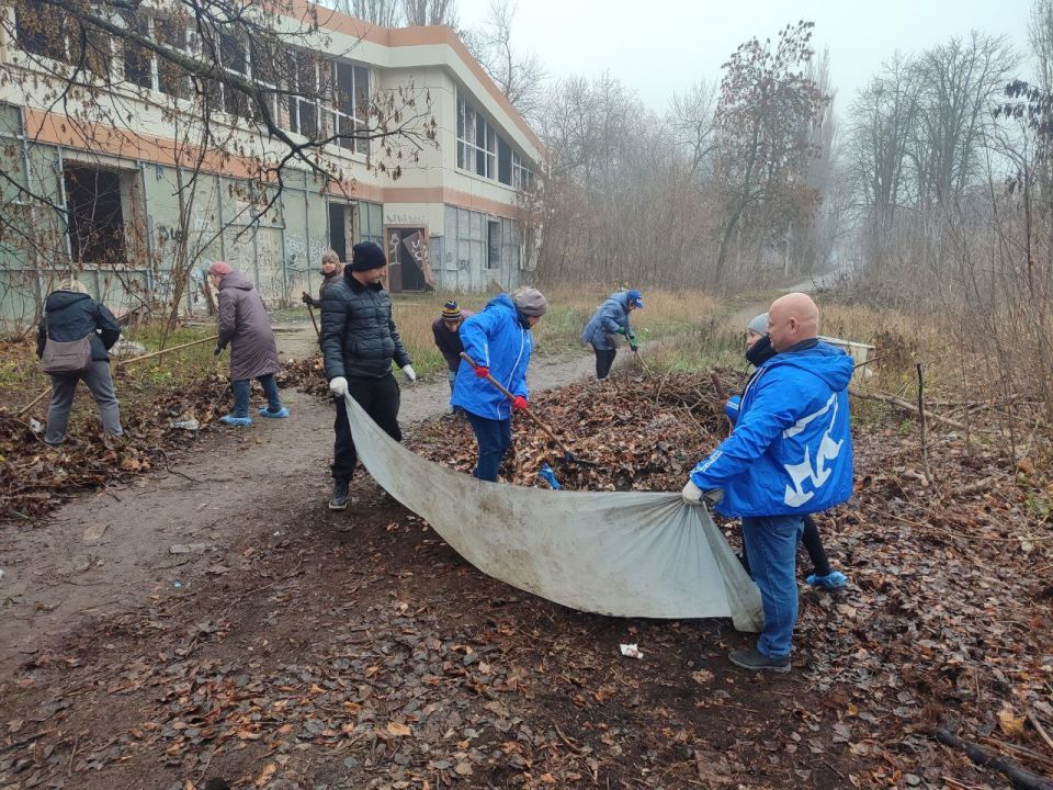 В рамках проекта «Чистая страна», реализуемого Всероссийской Политической Партией «Единая Россия», сотрудники Управы Калининского внутригородского района Администрации городского округа Донецк, совместно с работниками... В рамках проекта «Чистая страна», реализуемого Всероссийской Политической Партией «Единая Россия», сотрудники Управы Калининского внутригородского района Администрации городского округа Донецк, совместно с работниками...