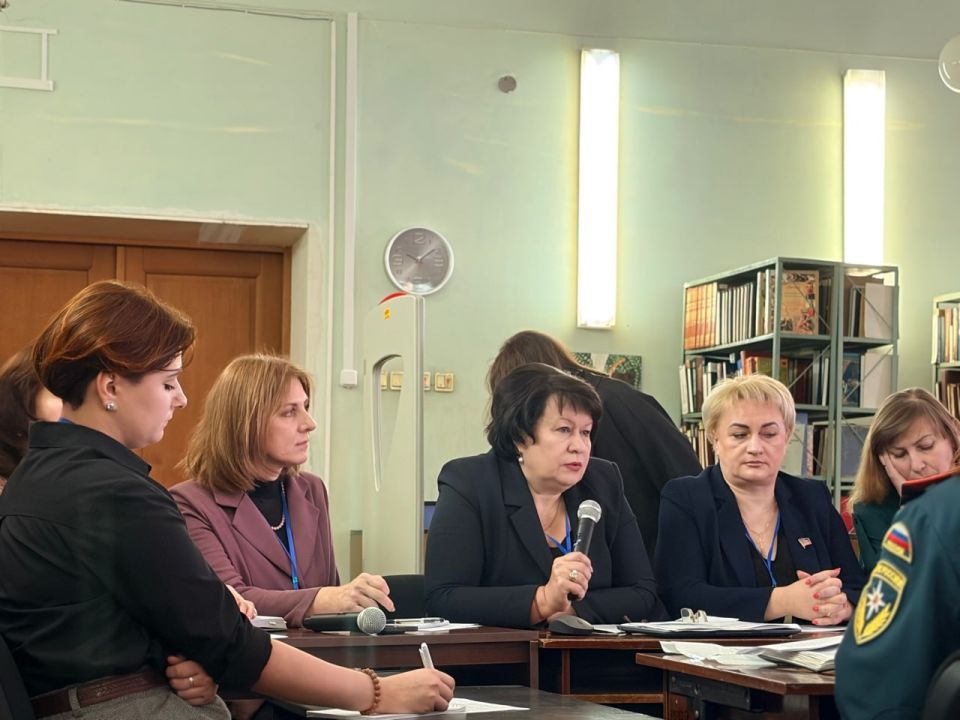 Психологи ДонГУ провели Региональный межведомственной форум психологов ДНР «Человек-Семья-Общество» Психологи ДонГУ провели Региональный межведомственной форум психологов ДНР «Человек-Семья-Общество»