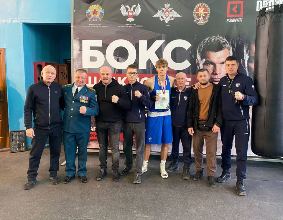 С 27 по 29 ноября, на базе Донецкого училища Олимпийского резерва им. С. Бубки, проходили республиканские соревнования по боксу ПАМЯТИ ПОГИБШЕЙ СЕМЬИ БУЛАЕВЫХ И ЖИТЕЛЕЙ С 27 по 29 ноября, на базе Донецкого училища Олимпийского резерва им. С. Бубки, проходили республиканские соревнования по боксу ПАМЯТИ ПОГИБШЕЙ СЕМЬИ БУЛАЕВЫХ И ЖИТЕЛЕЙ