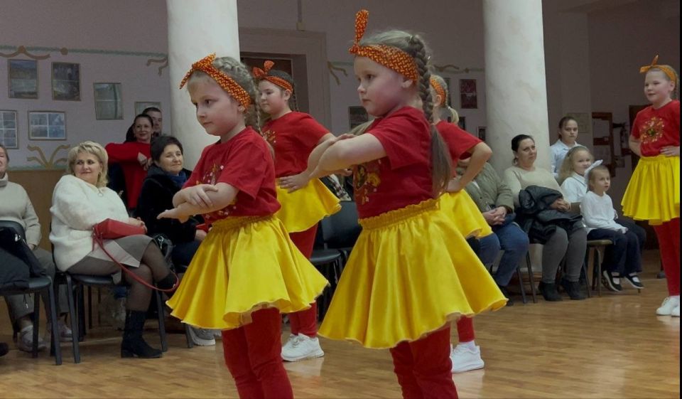 Музыкально-литературная гостиная «В лучах материнской любви» собрала друзей Музыкально-литературная гостиная «В лучах материнской любви» собрала друзей