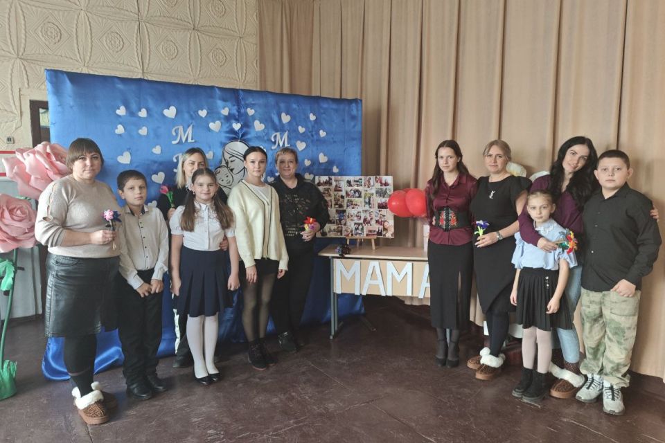 Александр Шатов: В сельских клубах Шахтерского округа прошли мероприятия ко Дню матери Александр Шатов: В сельских клубах Шахтерского округа прошли мероприятия ко Дню матери