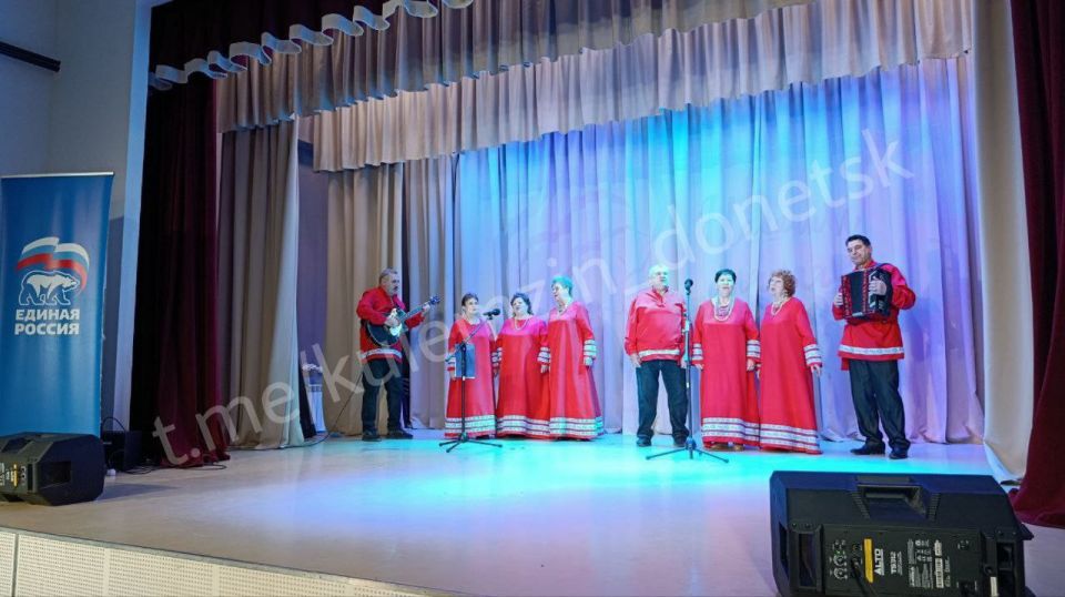 Сегодня в клубе села Бирюки состоялась праздничная программа «Весь мир начинается с мамы», приуроченная к самому тёплому и сердечному празднику – Дню Матери, в рамках проекта «Культура малой Родины» партии «Единая Россия» Сегодня в клубе села Бирюки состоялась праздничная программа «Весь мир начинается с мамы», приуроченная к самому тёплому и сердечному празднику – Дню Матери, в рамках проекта «Культура малой Родины» партии «Единая Россия»