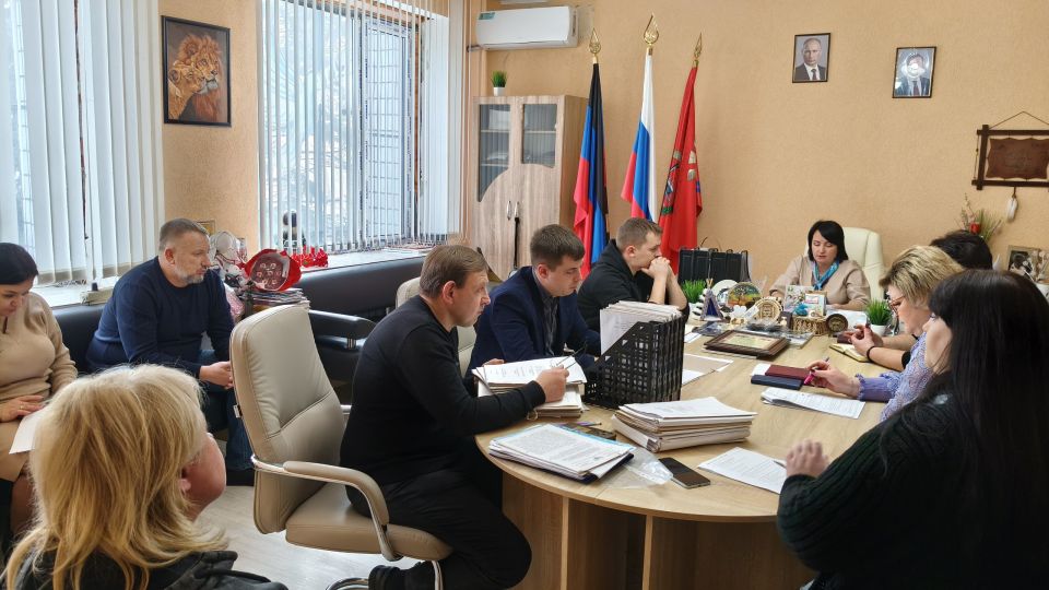 Заместитель главы администрации Волновахского муниципального округа по социальным вопросам Елена Снисаренко провела прием граждан Заместитель главы администрации Волновахского муниципального округа по социальным вопросам Елена Снисаренко провела прием граждан