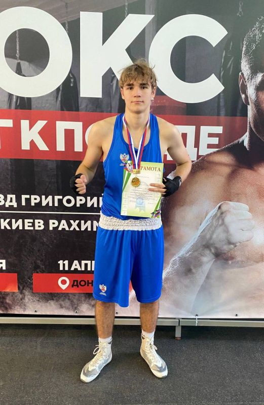С 27 по 29 ноября, на базе Донецкого училища Олимпийского резерва им. С. Бубки, проходили республиканские соревнования по боксу ПАМЯТИ ПОГИБШЕЙ СЕМЬИ БУЛАЕВЫХ И ЖИТЕЛЕЙ С 27 по 29 ноября, на базе Донецкого училища Олимпийского резерва им. С. Бубки, проходили республиканские соревнования по боксу ПАМЯТИ ПОГИБШЕЙ СЕМЬИ БУЛАЕВЫХ И ЖИТЕЛЕЙ