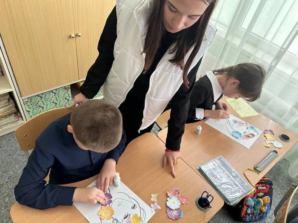 День Матери в России. Первые ГБОУ "ДОНСКАЯ ШКОЛА ВОЛНОВАХСКОГО М.О." провели невероятно трогательное мероприятие с обучающимися 3 класса День Матери в России. Первые ГБОУ "ДОНСКАЯ ШКОЛА ВОЛНОВАХСКОГО М.О." провели невероятно трогательное мероприятие с обучающимися 3 класса