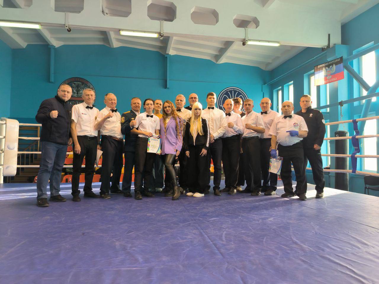 С 27 по 29 ноября, на базе Донецкого училища Олимпийского резерва им. С. Бубки, проходили республиканские соревнования по боксу ПАМЯТИ ПОГИБШЕЙ СЕМЬИ БУЛАЕВЫХ И ЖИТЕЛЕЙ С 27 по 29 ноября, на базе Донецкого училища Олимпийского резерва им. С. Бубки, проходили республиканские соревнования по боксу ПАМЯТИ ПОГИБШЕЙ СЕМЬИ БУЛАЕВЫХ И ЖИТЕЛЕЙ