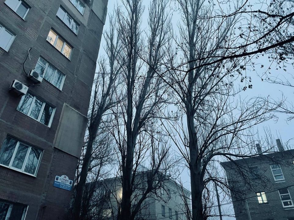 Анна Кондрыкинская: Вместе с представителями ресурсоснабжающих организаций выехала на сход граждан в Калининский район Донецка, чтобы обсудить проблемы, с которыми столкнулись жители Анна Кондрыкинская: Вместе с представителями ресурсоснабжающих организаций выехала на сход граждан в Калининский район Донецка, чтобы обсудить проблемы, с которыми столкнулись жители