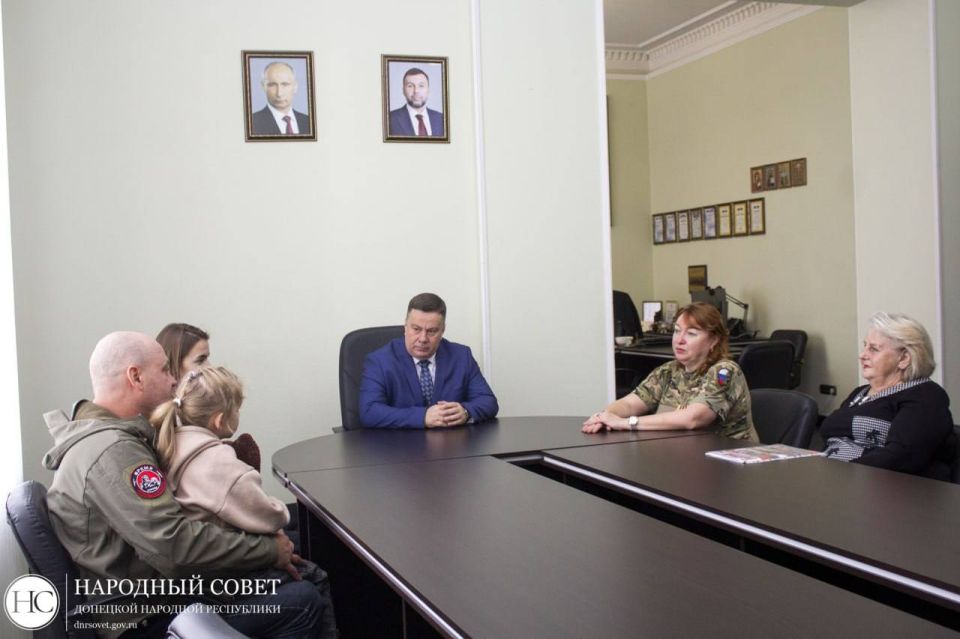 Константин Кузьмин: Сегодня мы празднуем День матери Константин Кузьмин: Сегодня мы празднуем День матери