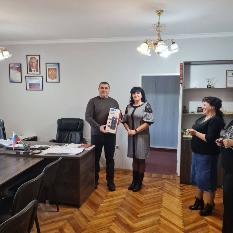 В коммунальном предприятии состоялось вручение партийных билетов новым членам партии В коммунальном предприятии состоялось вручение партийных билетов новым членам партии