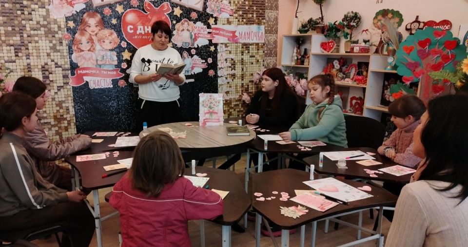 В Степном прошла литературная завалинка «Для самой лучшей во вселенной» В Степном прошла литературная завалинка «Для самой лучшей во вселенной»