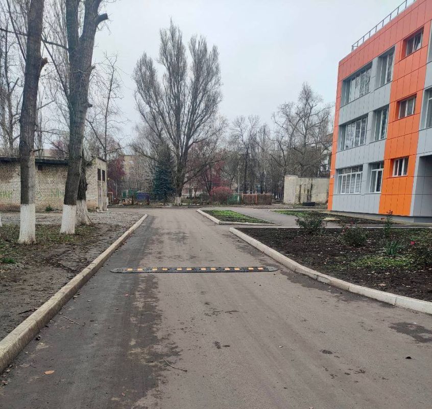 Александр Шатов: В Шахтерске обезопасили школьную территорию Александр Шатов: В Шахтерске обезопасили школьную территорию