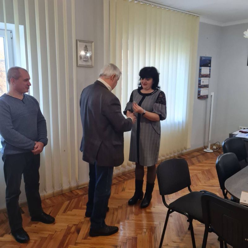 В коммунальном предприятии состоялось вручение партийных билетов новым членам партии В коммунальном предприятии состоялось вручение партийных билетов новым членам партии