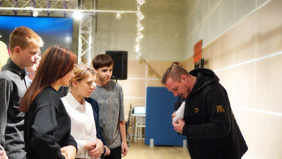 В честь праздника Дня Матери в Доме молодёжи | Волноваха прошла трогательная акция «Тепло маминых рук» В честь праздника Дня Матери в Доме молодёжи | Волноваха прошла трогательная акция «Тепло маминых рук»