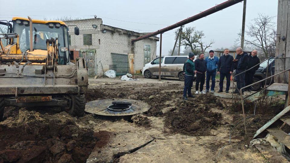 Борис Трима: Глава Мангушского муниципального округа Борис Владимирович Трима совместно с заместителем Председателя Правительства Нижегородской области Анатолием Васильевичем Молевым провели осмотр результатов ремонтных... Борис Трима: Глава Мангушского муниципального округа Борис Владимирович Трима совместно с заместителем Председателя Правительства Нижегородской области Анатолием Васильевичем Молевым провели осмотр результатов ремонтных...