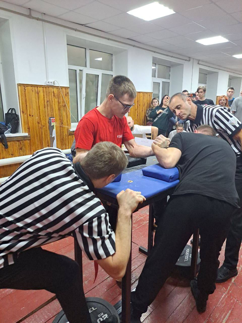 Евгений Ширшов: В прошедшее воскресенье в Торезе состоялся Чемпионат Донецкой Народной Республики по армрестлингу среди мужчин Евгений Ширшов: В прошедшее воскресенье в Торезе состоялся Чемпионат Донецкой Народной Республики по армрестлингу среди мужчин