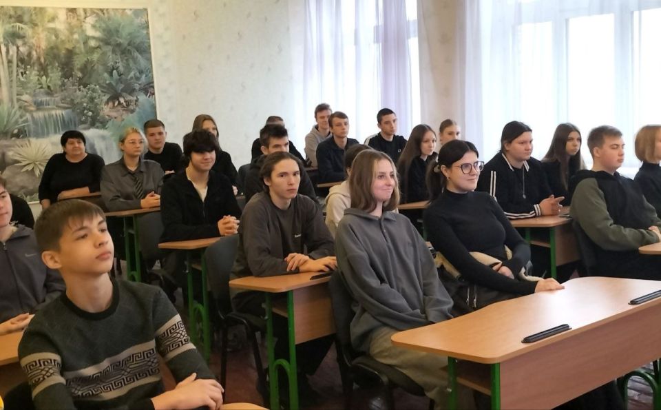 Информационная беседа. 1 декабря проводится Всемирный день борьбы со СПИДом Информационная беседа. 1 декабря проводится Всемирный день борьбы со СПИДом