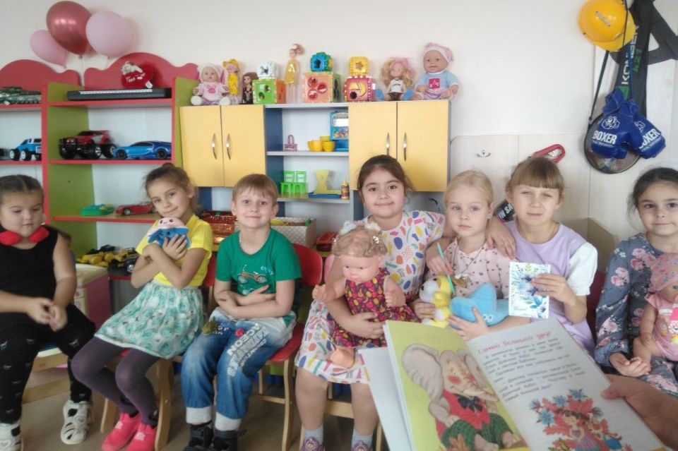 Читаем вместе. Сотрудники детской библиотеки-филиала провели для воспитанников ГКДОУ «Детский сад № 5 “Ладушки” г. о. Дебальцево» очередные громкие чтения «Читаем вместе» Читаем вместе. Сотрудники детской библиотеки-филиала провели для воспитанников ГКДОУ «Детский сад № 5 “Ладушки” г. о. Дебальцево» очередные громкие чтения «Читаем вместе»