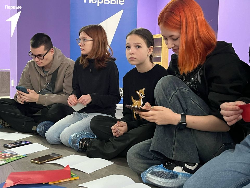 С ДНЁМ МАТЕРИ!. В честь праздника наши активисты собрались вместе, чтобы провести мастер-класс по рукоделию Мы создали замечательные открытки для наших любимых мамочек, вложив в них всю свою любовь и заботу Дорогие мамы... С ДНЁМ МАТЕРИ!. В честь праздника наши активисты собрались вместе, чтобы провести мастер-класс по рукоделию Мы создали замечательные открытки для наших любимых мамочек, вложив в них всю свою любовь и заботу Дорогие мамы...