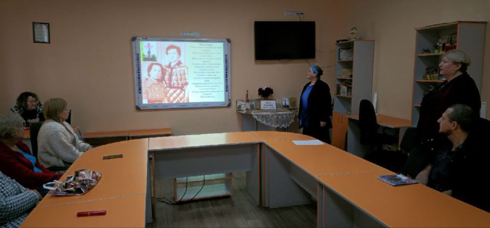 Материнская любовь — самое светлое и бескорыстное чувство, которое не знает границ. День матери — важный социальный и культурный праздник, символ признательности и уважения к роли мамы в семье и обществе Материнская любовь — самое светлое и бескорыстное чувство, которое не знает границ. День матери — важный социальный и культурный праздник, символ признательности и уважения к роли мамы в семье и обществе