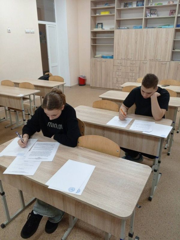 В Мангушском муниципальном округе успешно прошел муниципальный этап Всероссийской олимпиады школьников по физике В Мангушском муниципальном округе успешно прошел муниципальный этап Всероссийской олимпиады школьников по физике
