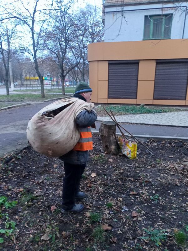 Иван Приходько: Уважаемые жители Горловки! Представляю вам еженедельный отчет о деятельности муниципального унитарного предприятия «Управляющая компания города Горловка» Иван Приходько: Уважаемые жители Горловки! Представляю вам еженедельный отчет о деятельности муниципального унитарного предприятия «Управляющая компания города Горловка»