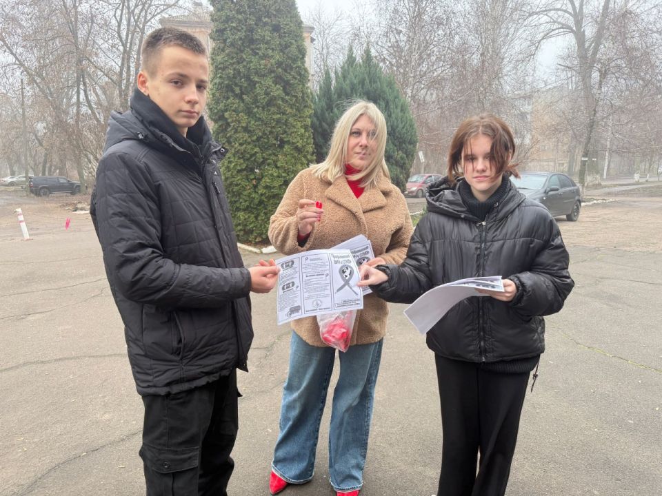 «Скажи СПИДу нет». Сектор по делам молодежи, культуры и спорта Управы Куйбышевского внутригородского района совместно с активистами "Молодой Гвардии" партии Единая Россия организовали акцию под названием «Скажи СПИДу нет». ... «Скажи СПИДу нет». Сектор по делам молодежи, культуры и спорта Управы Куйбышевского внутригородского района совместно с активистами "Молодой Гвардии" партии Единая Россия организовали акцию под названием «Скажи СПИДу нет». ...