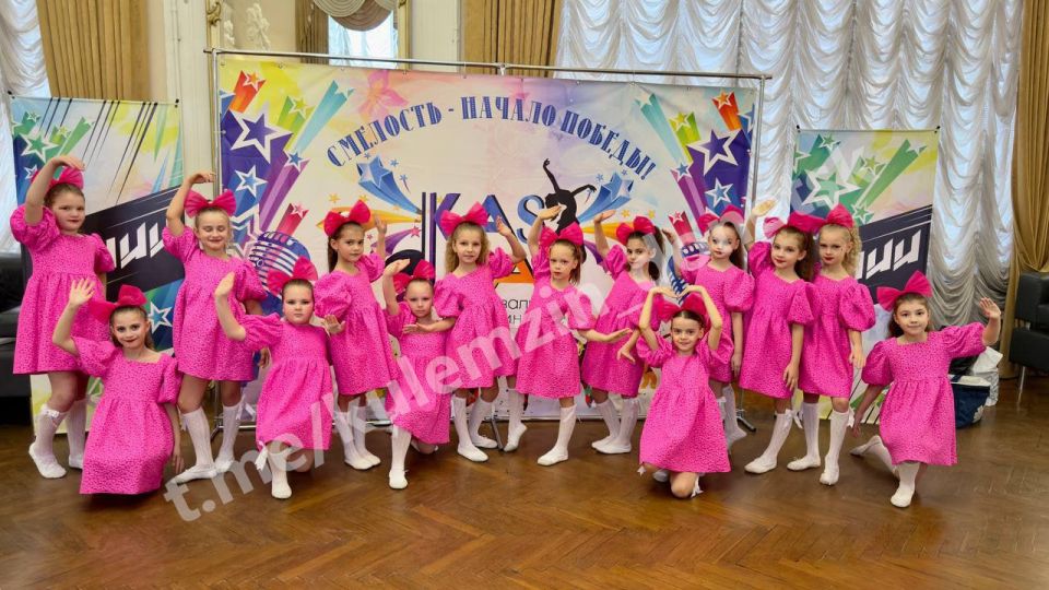 Алексей Кулемзин: Коллектив эстрадного танца «Триумф» Дворца культуры им. А.С. Пушкина блестяще выступил в Ростове-на-Дону на Всероссийском многожанровом фестивале-конкурсе «Линии», завоевав три первых и одно второе место! Алексей Кулемзин: Коллектив эстрадного танца «Триумф» Дворца культуры им. А.С. Пушкина блестяще выступил в Ростове-на-Дону на Всероссийском многожанровом фестивале-конкурсе «Линии», завоевав три первых и одно второе место!