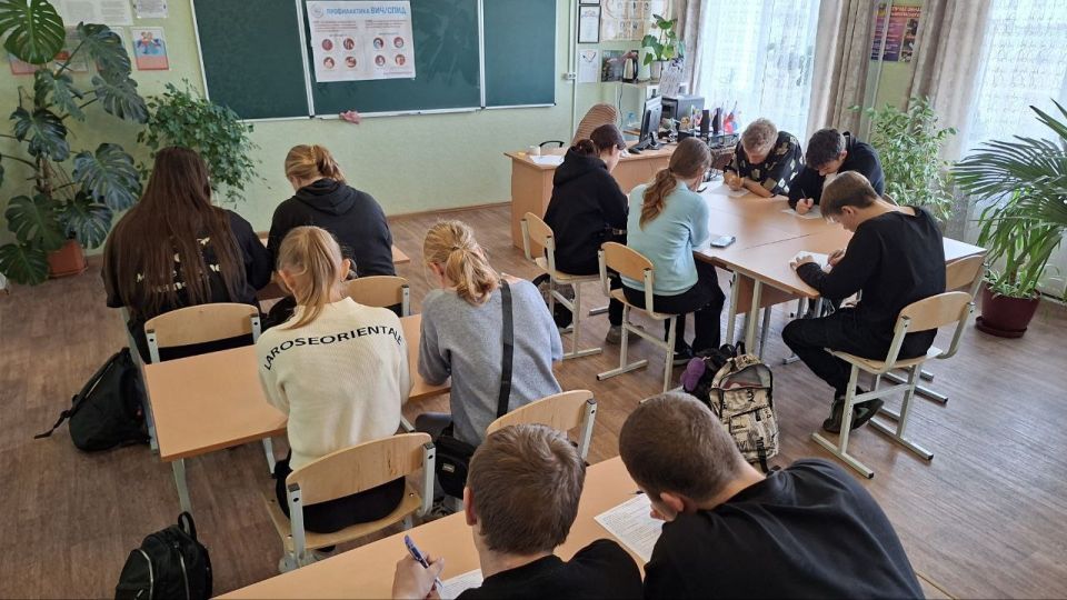 Анкетирование обучающихся на тему «Что вы знаете о ВИЧ?» Анкетирование обучающихся на тему «Что вы знаете о ВИЧ?»
