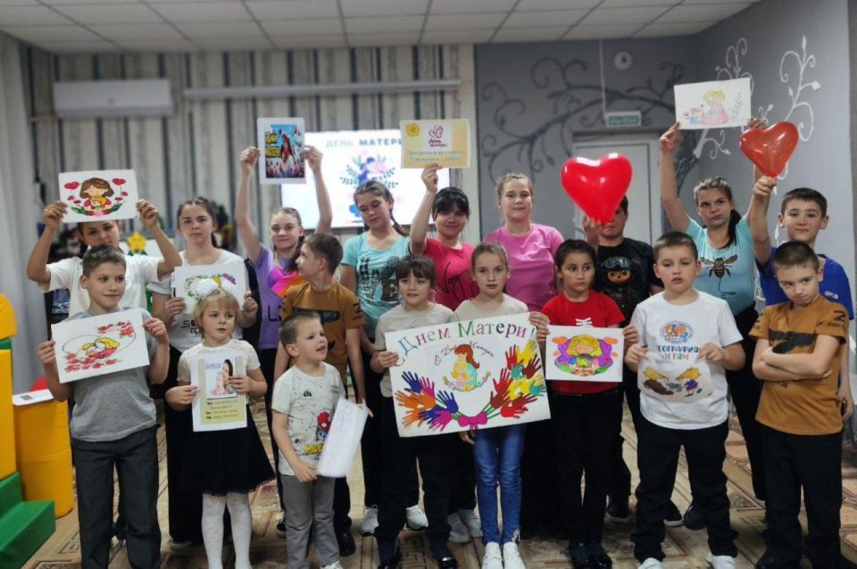 Праздник в Харцызском Социально-реабилитационном центре Праздник в Харцызском Социально-реабилитационном центре