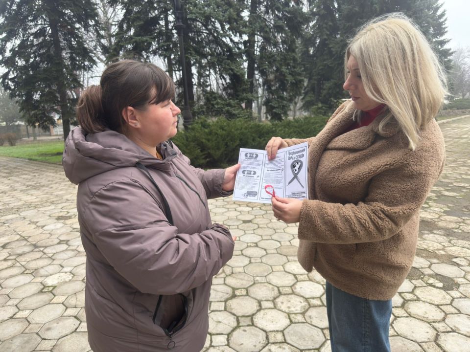 «Скажи СПИДу нет». Сектор по делам молодежи, культуры и спорта Управы Куйбышевского внутригородского района совместно с активистами "Молодой Гвардии" партии Единая Россия организовали акцию под названием «Скажи СПИДу нет». ... «Скажи СПИДу нет». Сектор по делам молодежи, культуры и спорта Управы Куйбышевского внутригородского района совместно с активистами "Молодой Гвардии" партии Единая Россия организовали акцию под названием «Скажи СПИДу нет». ...