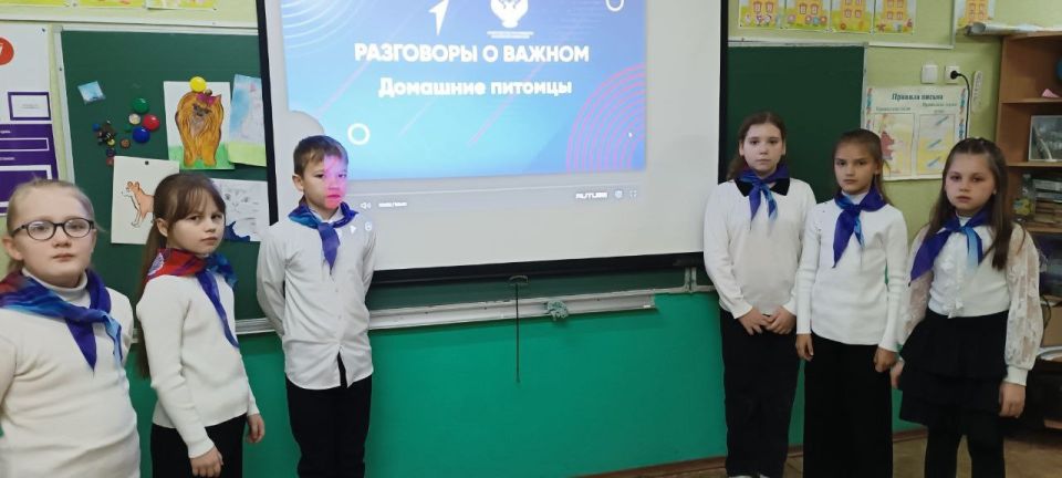 В школах Ждановки поговорили о домашних питомцах В школах Ждановки поговорили о домашних питомцах