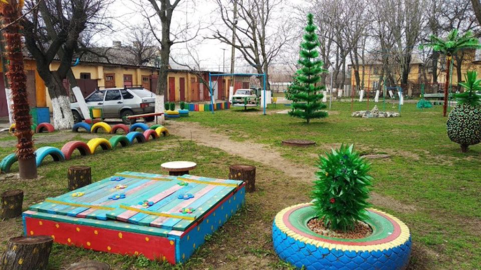 Обычный двор — необычными руками Обычный двор — необычными руками