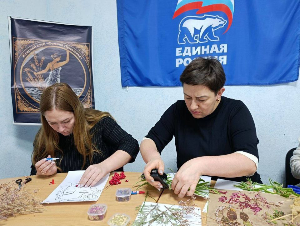 Где женщина – там красота: мастер-класс ко Дню матери Где женщина – там красота: мастер-класс ко Дню матери