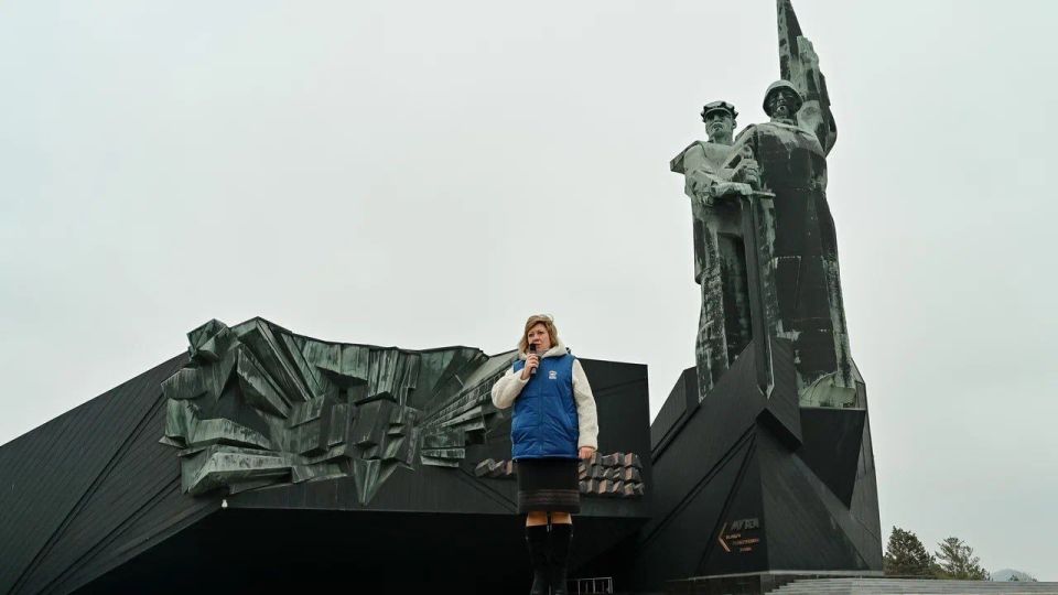 Двадцать четыре года достойного пути: Донбасс отмечает день рождения Единой России Двадцать четыре года достойного пути: Донбасс отмечает день рождения Единой России