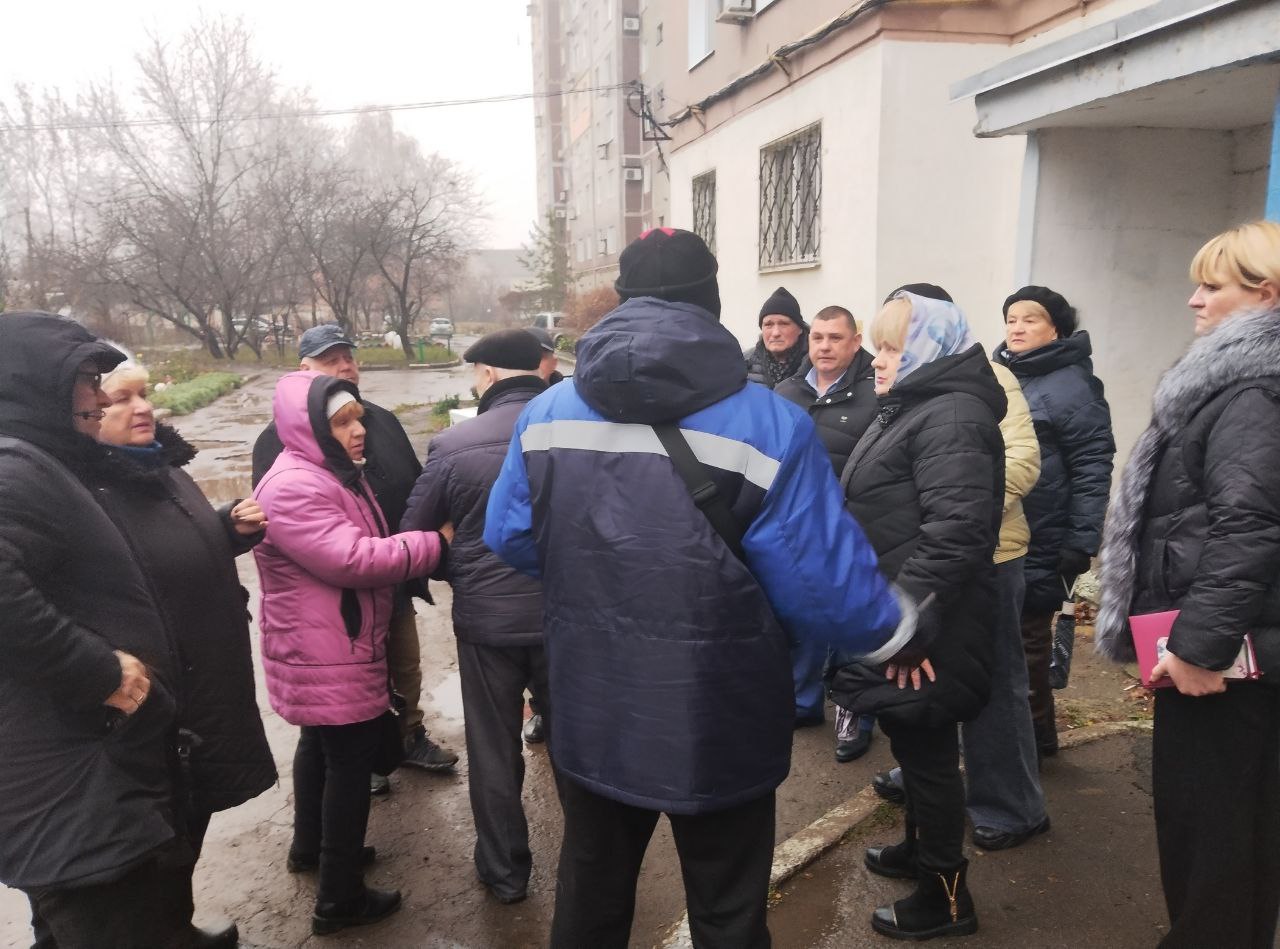 По поручению Главы ДНР Дениса Пушилина проводятся встречи с населением для выявления проблемных вопросов на подведомственной территории По поручению Главы ДНР Дениса Пушилина проводятся встречи с населением для выявления проблемных вопросов на подведомственной территории