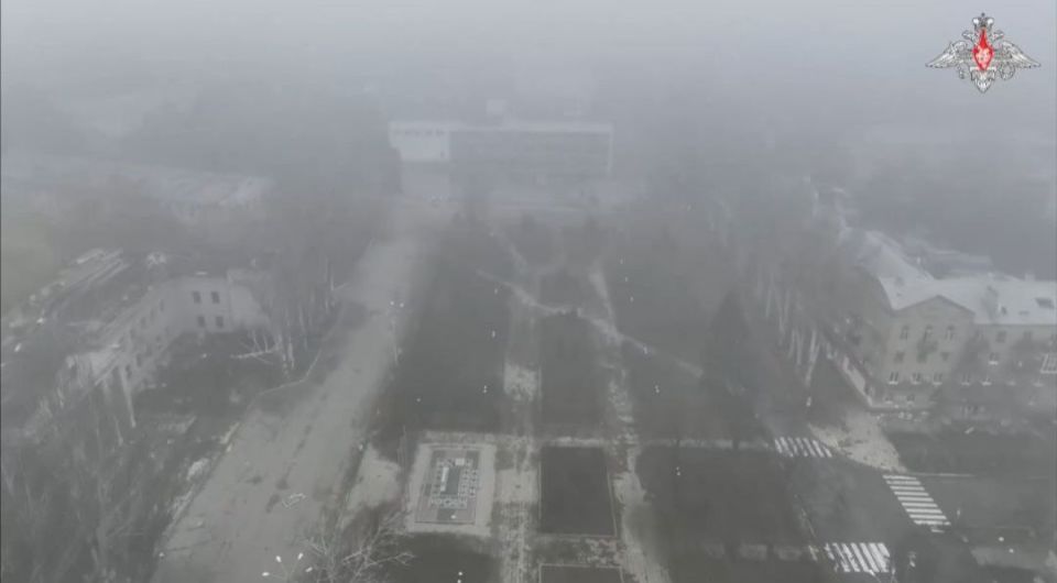 Аккурат к приезду американского представителя было объявлено об освобождении двух городов на фронте Аккурат к приезду американского представителя было объявлено об освобождении двух городов на фронте