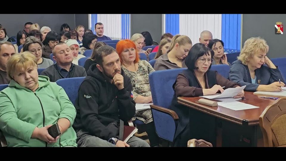 Игорь Мартынов: Аппаратное совещание. Провел очередное еженедельное аппаратное совещание с участием руководителей подведомственных учреждений и представителей ключевых структурных подразделений администрации городского...